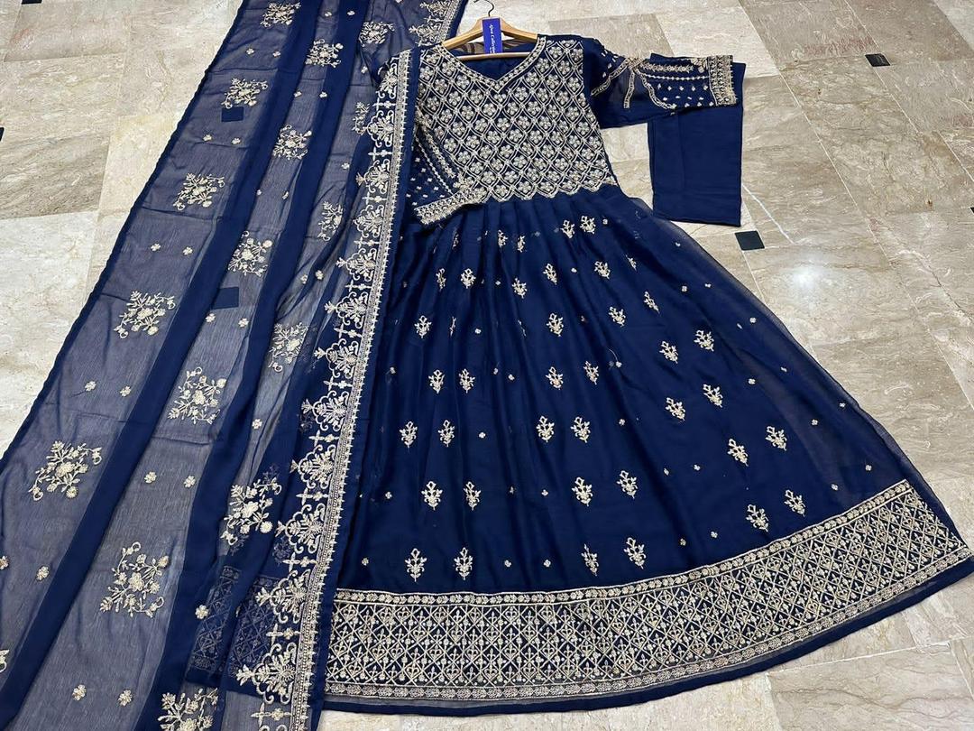 Designer 3 Pcs Women's Embroidered Outfit – Festive Edition