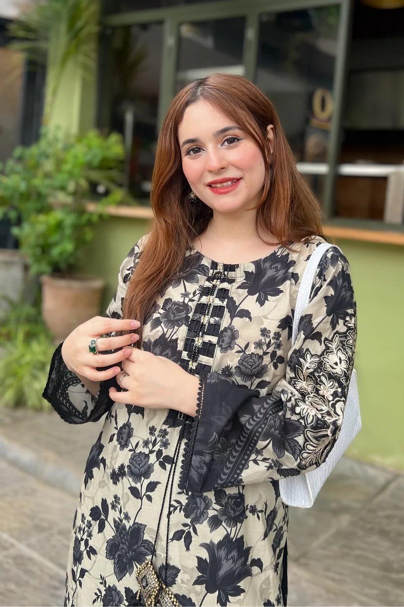 Printed Khaddar Women's Suit - 3 Pcs Ensemble in Black & Beige